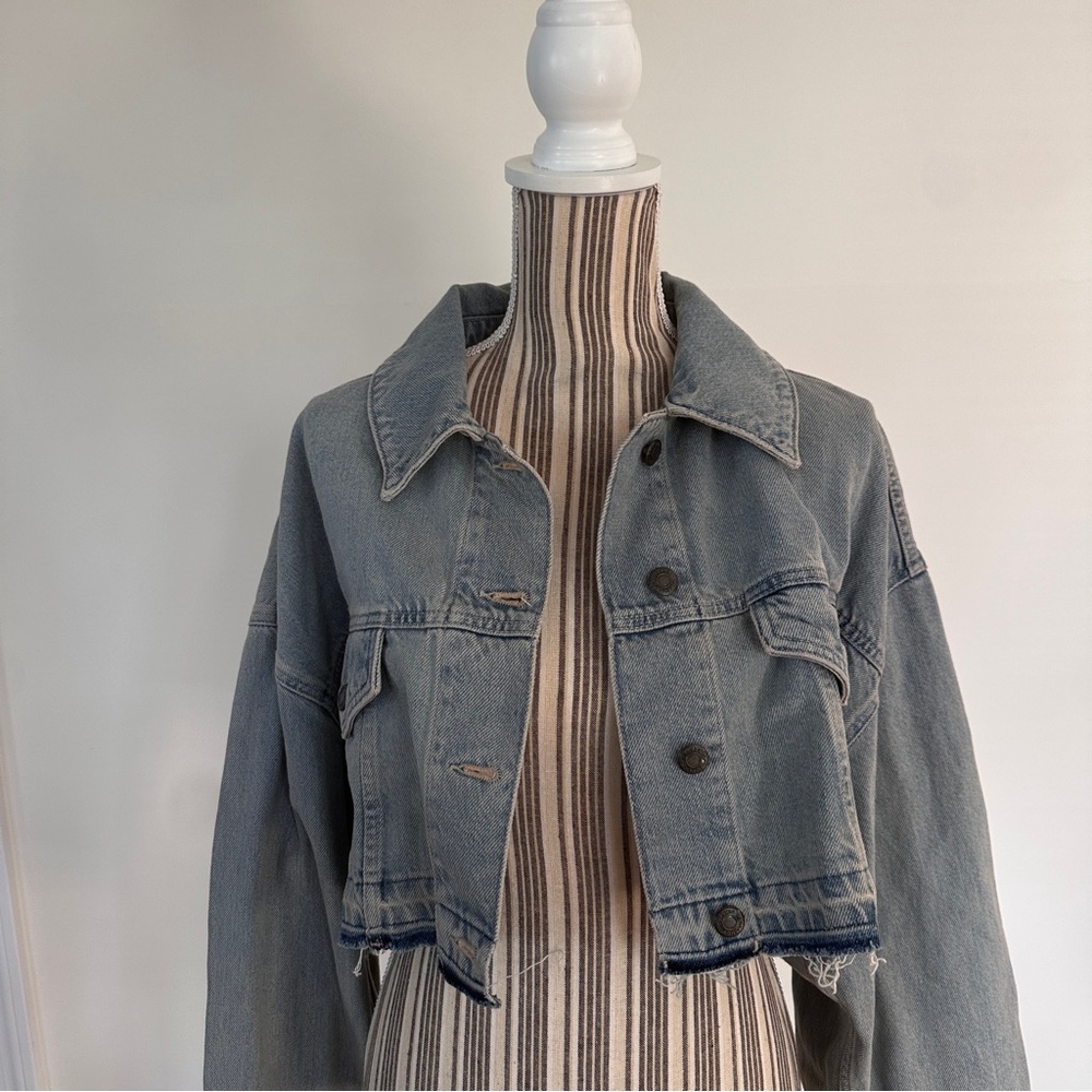 TopShop Women's Cropped Denim Jean Jacket